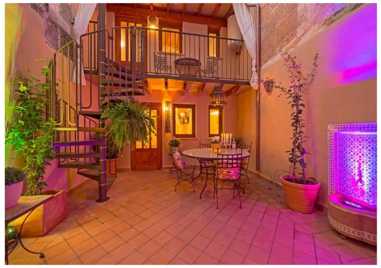 Aparthotel Boutique Hostal Born53 im Stadtkern von Llucmajor, Mallorca Llucmajor